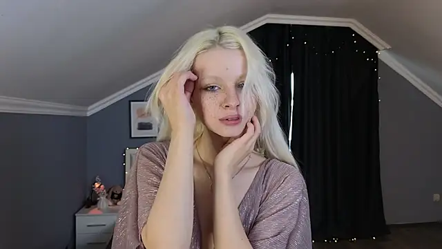 Naomi Demio online show from 28, 2, 2026