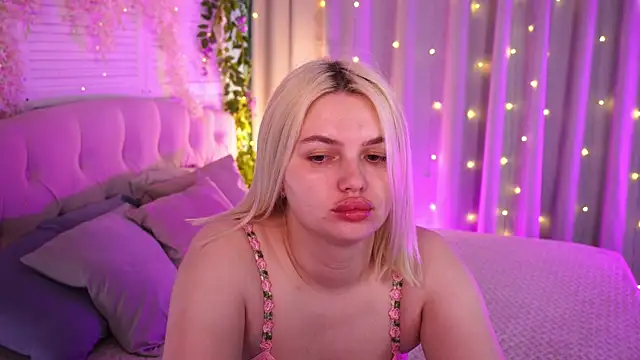 Snapshot of AmeliaWeells chatting on 8, 5, 2026 AmeliaWeells online show from 8, 5, 2026