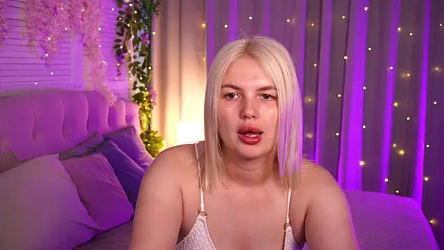 Snapshot of AmeliaWeells chatting on 13, 6, 2026 AmeliaWeells online show from 13, 6, 2026