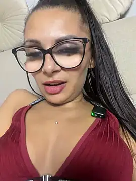 Snapshot of HiddendesireXO01 chatting on 26, 6, 2026 HiddendesireXO01 online show from 26, 6, 2026