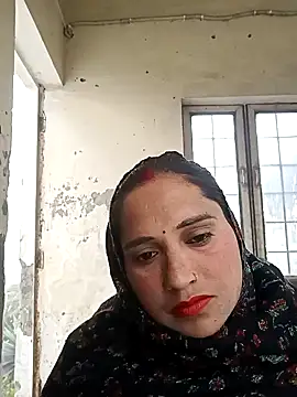 Cute-karisma1234 online show from 5, 2, 2026