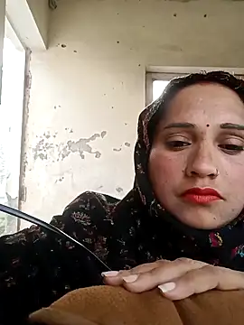 Cute-karisma1234 online show from 8, 2, 2026