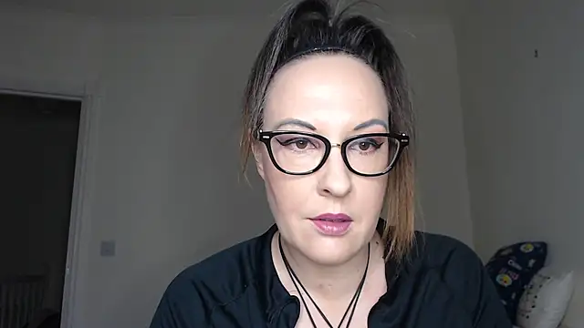 PsychicDominatrix online show from 10, 2, 2026