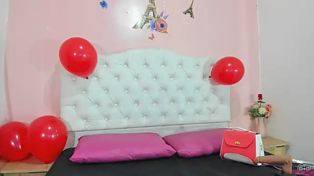 Snapshot of elianacollins23 chatting on 14, 2, 2026 elianacollins23 online show from 14, 2, 2026