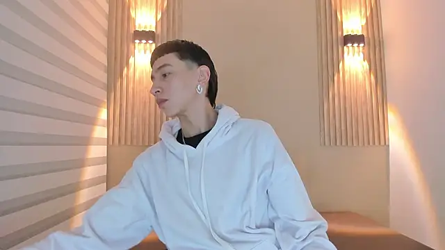 Snapshot of lian_cameron chatting on 3, 2, 2026 lian cameron online show from 3, 2, 2026