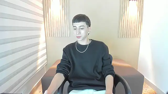 Snapshot of lian_cameron chatting on 11, 2, 2026 lian cameron online show from 11, 2, 2026