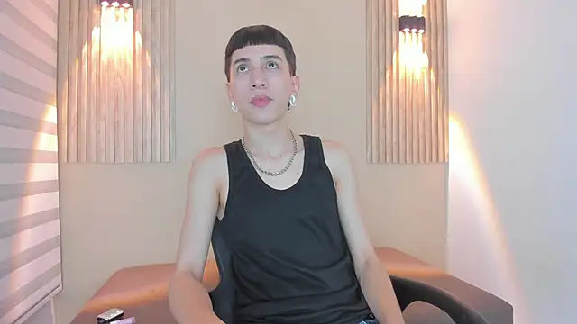 Snapshot of lian_cameron chatting on 12, 2, 2026 lian cameron online show from 12, 2, 2026