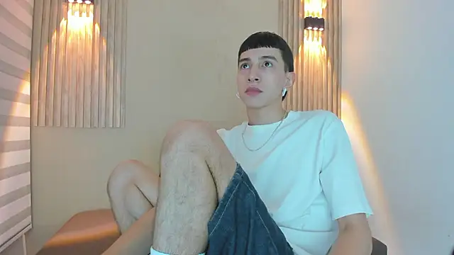 Snapshot of lian_cameron chatting on 13, 2, 2026 lian cameron online show from 13, 2, 2026