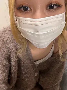 yui  yuichan online show from 6, 4, 2026