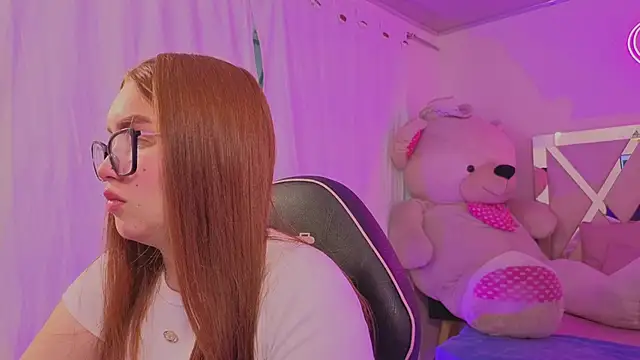 Snapshot of SABRIINA_TAY chatting on 12, 2, 2026 SABRIINA TAY online show from 12, 2, 2026