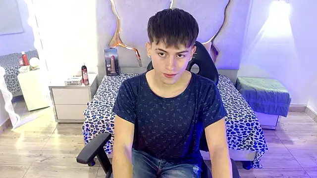 Snapshot of EVAN_TAY chatting on 7, 2, 2026 EVAN TAY online show from 7, 2, 2026