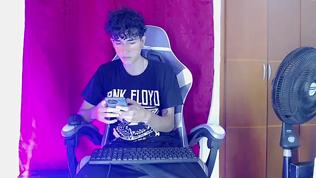 Johnny cagee  online show from 6, 2, 2026