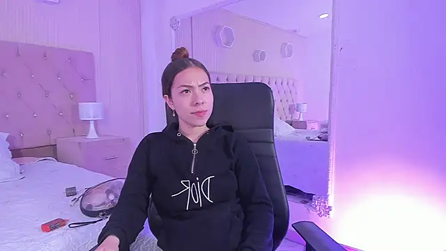 lizzyrossie online show from 6, 2, 2026