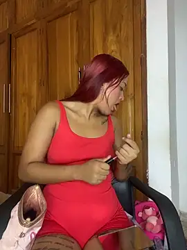 Snapshot of Layla_em chatting on 10, 4, 2026 Layla em online show from 10, 4, 2026