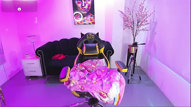 Victoria  doll online show from 17, 5, 2026