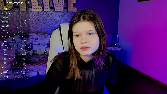 Snapshot of Lunatrend chatting on 2, 2, 2026 Lunatrend online show from 2, 2, 2026