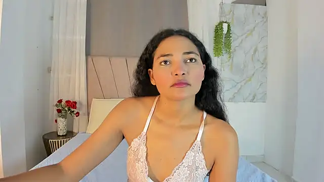 Snapshot of Elayha_28 chatting on 14, 6, 2026 Elayha 28 online show from 14, 6, 2026