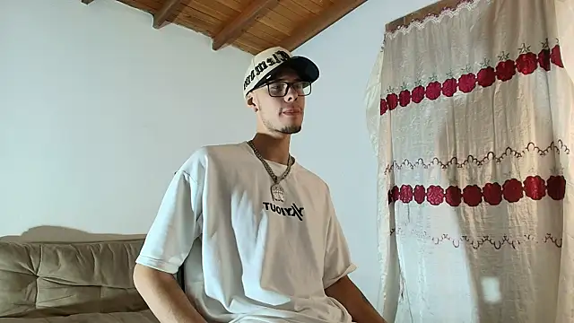 Snapshot of Vlad__night chatting on 6, 6, 2026 Vlad night online show from 6, 6, 2026