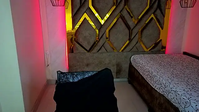 Snapshot of Luvienne chatting on 10, 2, 2026 Luvienne online show from 10, 2, 2026