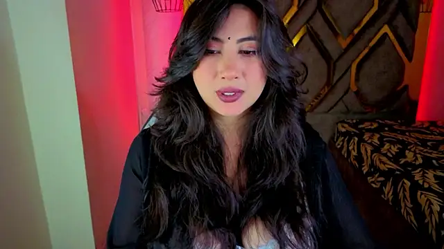 Snapshot of Luvienne chatting on 28, 2, 2026 Luvienne online show from 28, 2, 2026