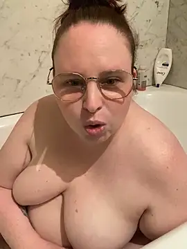 Sarahtjeuh  online show from 21, 4, 2026