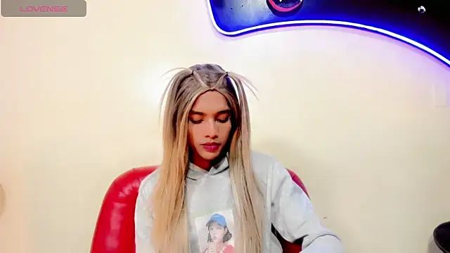 Samantha Ortega  online show from 16, 4, 2026