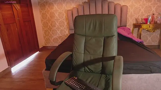 Red Scarlet16 online show from 22, 4, 2026