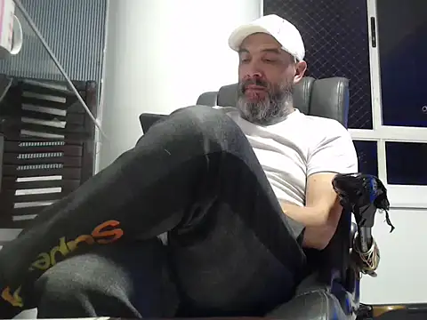 Snapshot of seriohetero19 chatting on 16, 2, 2026 seriohetero19 online show from 16, 2, 2026