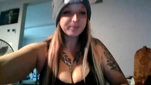 Snapshot of Gypsymomma17 chatting on 10, 6, 2026 Gypsymomma17 online show from 10, 6, 2026