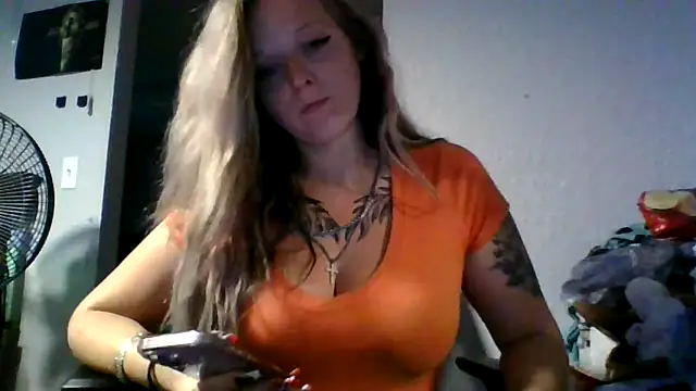 Snapshot of Gypsymomma17 chatting on 14, 6, 2026 Gypsymomma17 online show from 14, 6, 2026