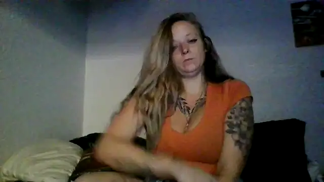Snapshot of Gypsymomma17 chatting on 14, 6, 2026 Gypsymomma17 online show from 14, 6, 2026