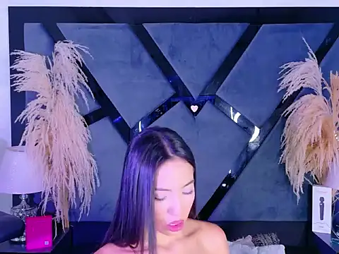 KylieWhitee online show from 17, 3, 2026