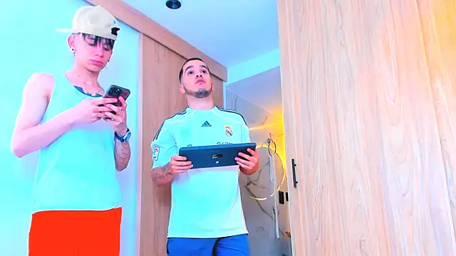 Snapshot of TheBatMansion chatting on 7, 2, 2026 TheBatMansion online show from 7, 2, 2026