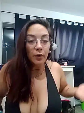 kuramaqueen online show from 2, 3, 2026