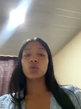 Snapshot of Vinaaly_ chatting on 3, 6, 2026 Vinaaly online show from 3, 6, 2026