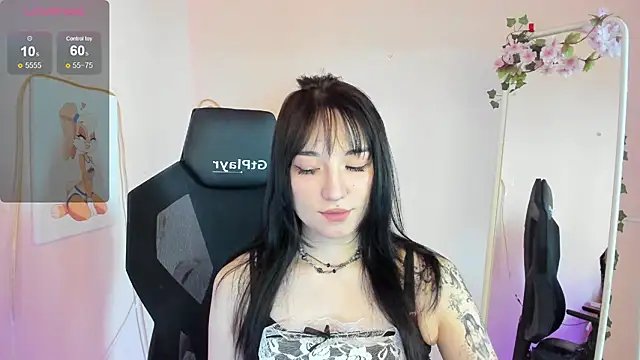 AliceeinWonderlanddd online show from 28, 5, 2026