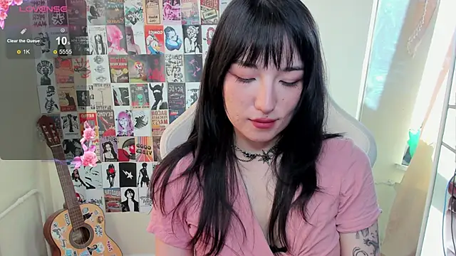 Snapshot of AliceeinWonderlanddd chatting on 2, 7, 2026 AliceeinWonderlanddd online show from 2, 7, 2026