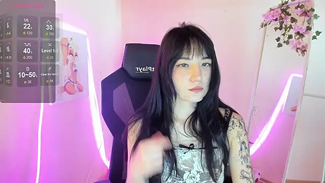 Snapshot of AliceeinWonderlanddd chatting on 15, 7, 2026 AliceeinWonderlanddd online show from 15, 7, 2026