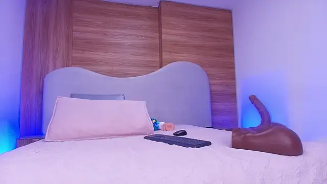 shaina adams online show from 31, 3, 2026