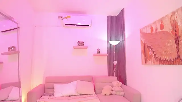 Snapshot of TAHIELA_ chatting on 13, 2, 2026 TAHIELA online show from 13, 2, 2026