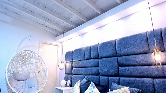 crystalstonee online show from 31, 3, 2026