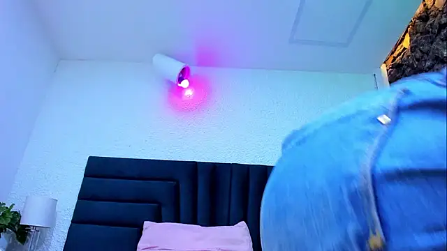 Dahliablack online show from 25, 3, 2026