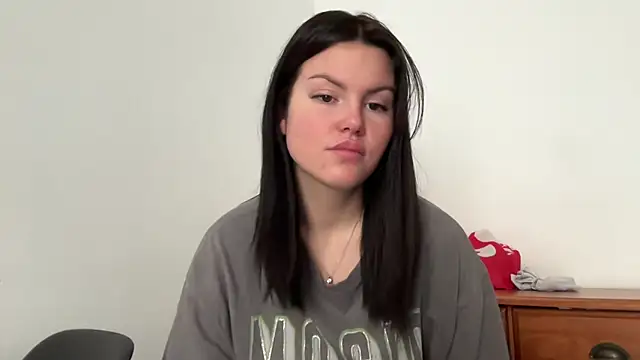 Snapshot of kiaraaaa75 chatting on 1, 3, 2026 kiaraaaa75 online show from 1, 3, 2026