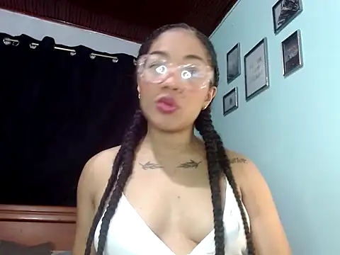 Sexy Supermomm online show from 7, 4, 2026