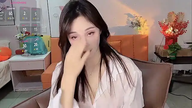 Lisa-295188 online show from 5, 2, 2026