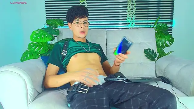 ThiiagoSaeenz online show from 16, 4, 2026