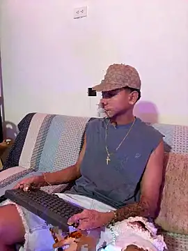 Snapshot of paulhot11 chatting on 26, 4, 2026 paulhot11 online show from 26, 4, 2026