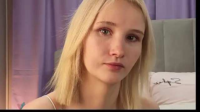 CrystalLili online show from 10, 4, 2026