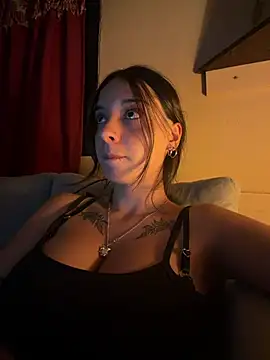 Sweetgirl44hott online show from 19, 3, 2026