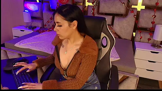 cristal  violetaa online show from 21, 2, 2026